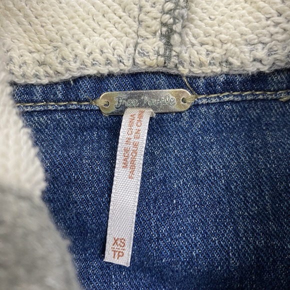 Free People Denim Jean Jacket Womens Size XS Gray Knit Hoodie Collared Button - Picture 3 of 12